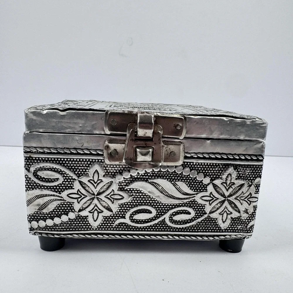 The Unbranded Brand vintage silver